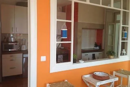 Huge Sunny River View 3 Bedroom Apartment *